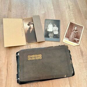 Antique & Vintage PHOTO ALBUM & PHOTOS PORTRAIT “ Cabinet Card “ PHOTOGRAPHS LOT